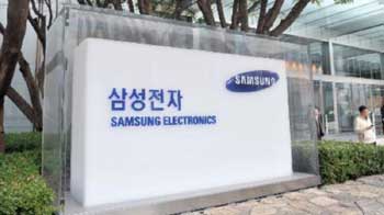 If Samsung will be able to make up to the estimated mark the chip sale would be 7.5 per cent up from the previous quarter.