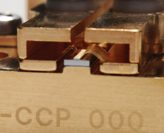 Figure 1: Tapered DBR laser diode mounted on CS heat sink.
