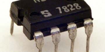 What is an IC 555 : Pin Configuration & Its Applications