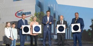 Infineon breaks ground for new plant in Dresden