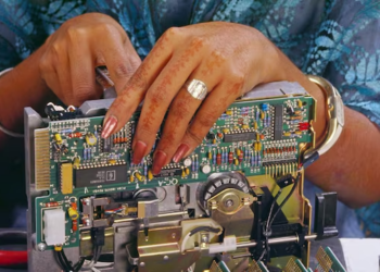 India’s Semiconductor Industry Sees Rising Female Workforce, Set to Reach 35% by 2030