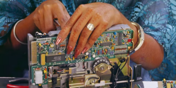 India’s Semiconductor Industry Sees Rising Female Workforce, Set to Reach 35% by 2030