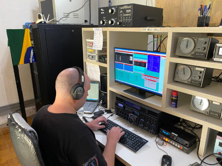 Typical HF Ham Radio Contact or QSO Format