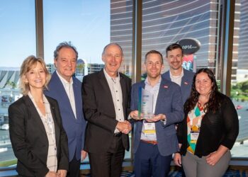 TDK presents DigiKey with “Global Best Performance Award 2025”