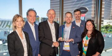 TDK presents DigiKey with “Global Best Performance Award 2025”