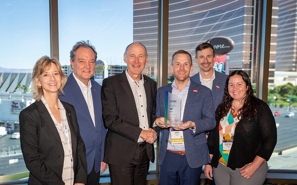 TDK presents DigiKey with “Global Best Performance Award 2025”