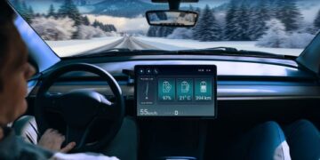 TI brings intelligence to battery management systems with industry’s highest-cell-count EIS-enabled battery monitor