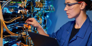Server DRAM Prices May Rise About 270% in 2026. How Can AI Hardware Procurement Improve Memory Supply Flexibility?